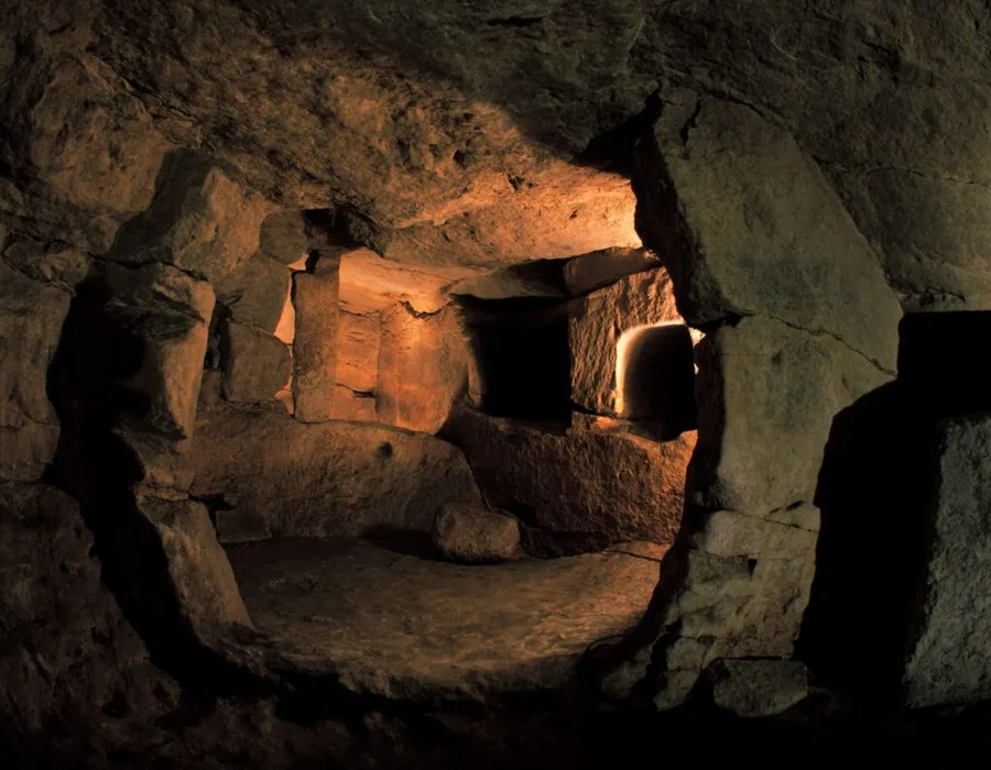 A chamber cut into the rock inside the Ħal Saflieni Hypogeum