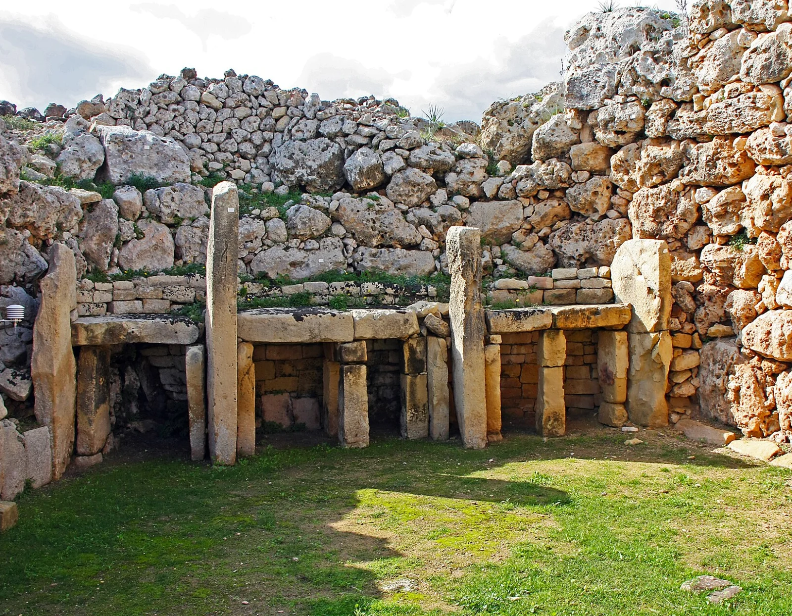 Ġgantija is a thousand years older than the pyramids